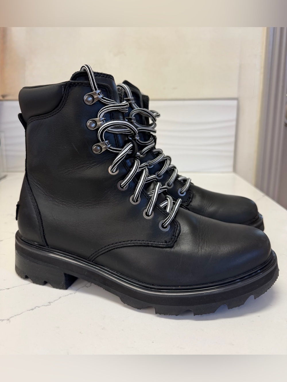 Almost NEW Sorel Hi-Line Lace Waterproof Black Boots- US 8.5/ EU 39.5